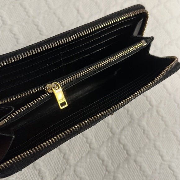 ===SOLD====YVES SAINT LAURENT Chevron Zpper Wallet - Picture 4 of 5